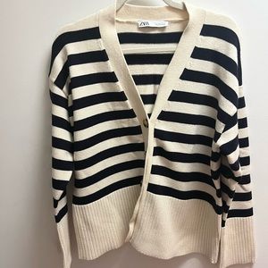 Zara knit cardigan size Small